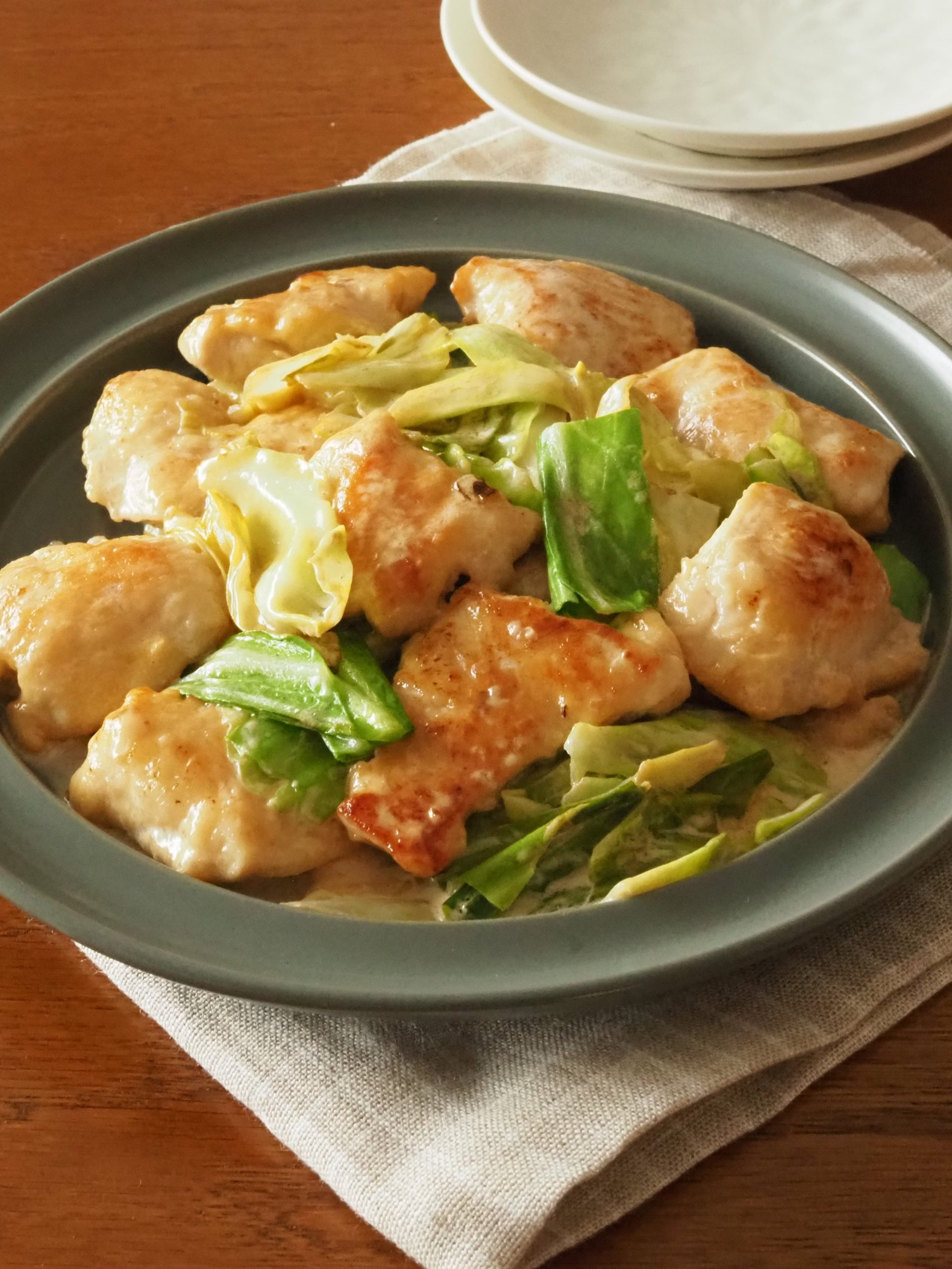 <center>春キャベツと鶏むねの</center><center>レモンマヨ炒め</center>