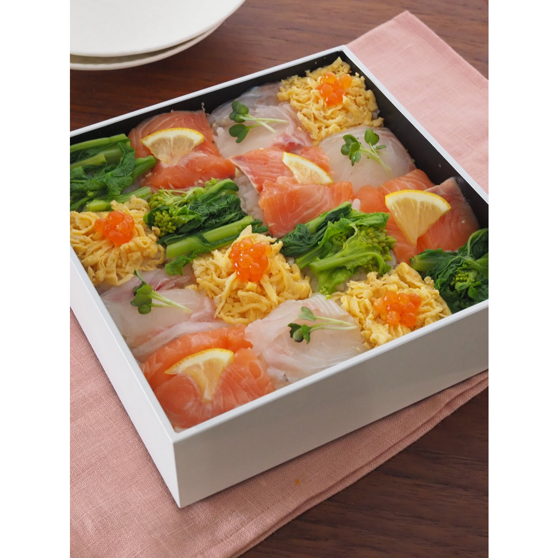 <center>彩り鮮やか</center><center>モザイク寿司</center>