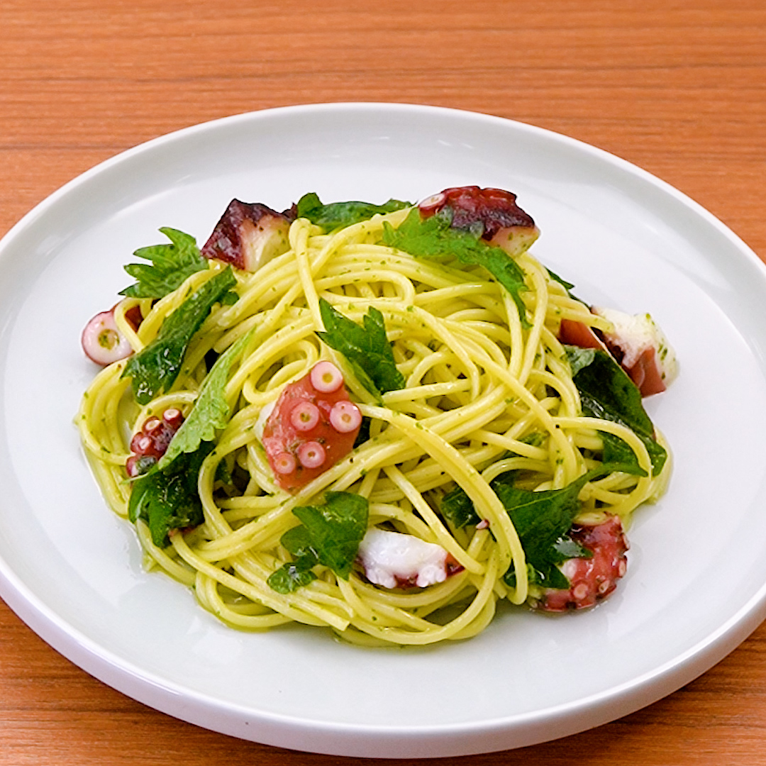 <center>大葉とたこの</center><center>冷製パスタ</center>